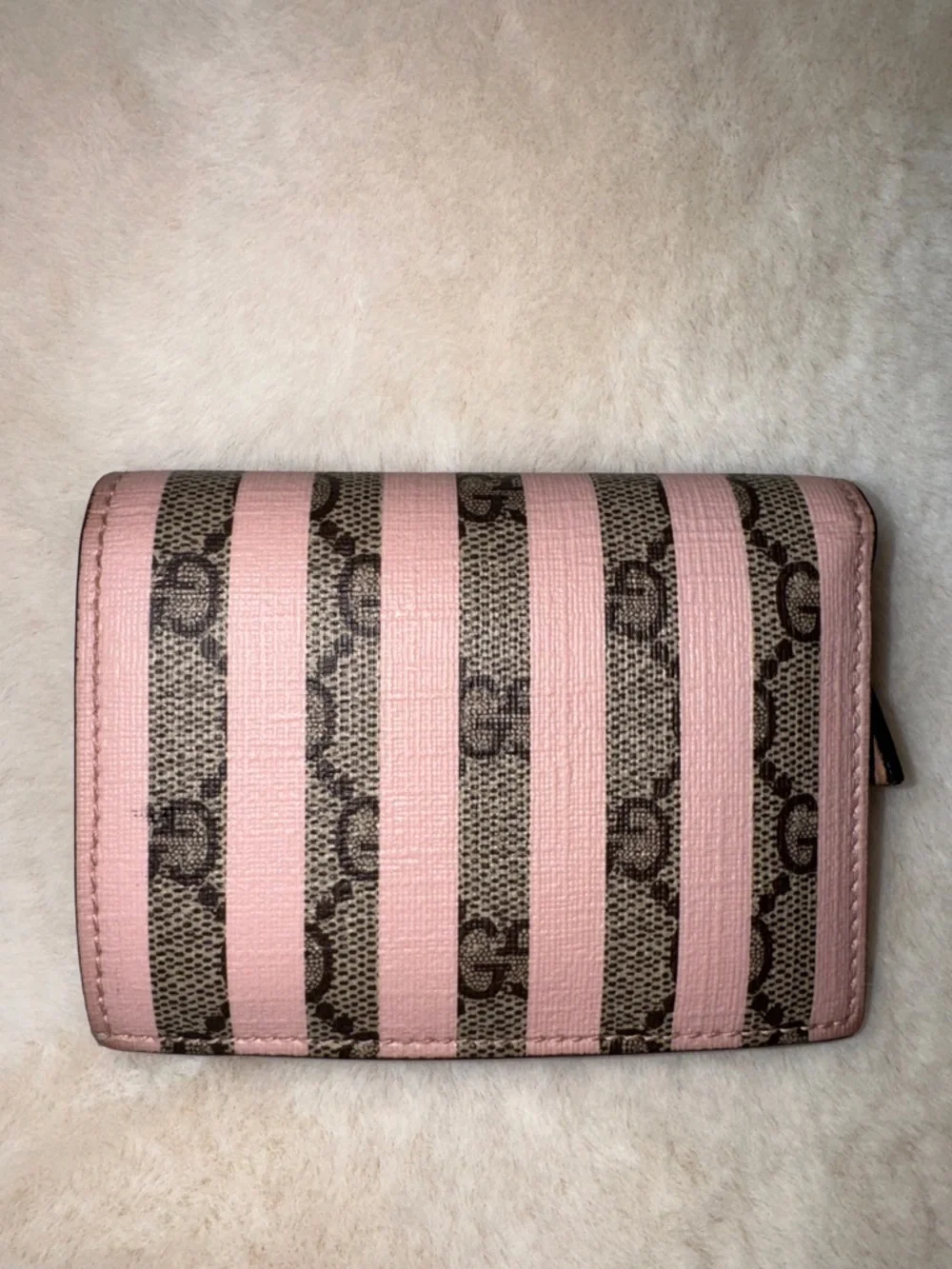 GUCCI ICE CREAM FLOAT - Picture 3 of 14